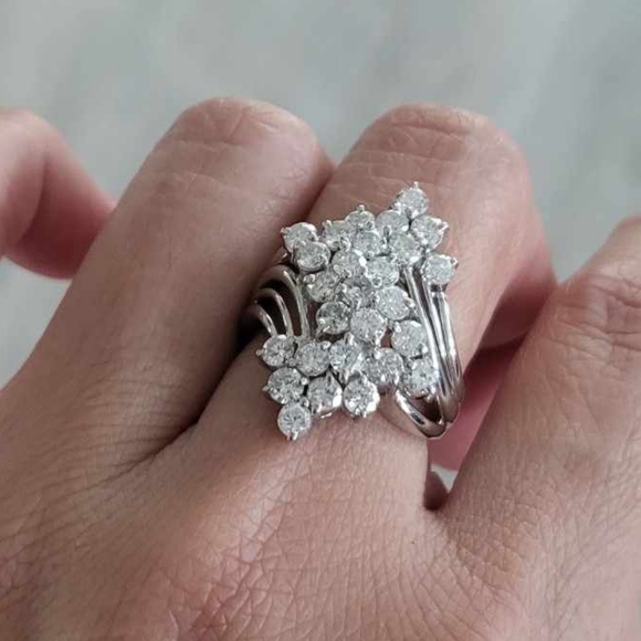 2-carat Diamond Ring in Platinum900 setting [US 5.5] - Picture 10 of 11